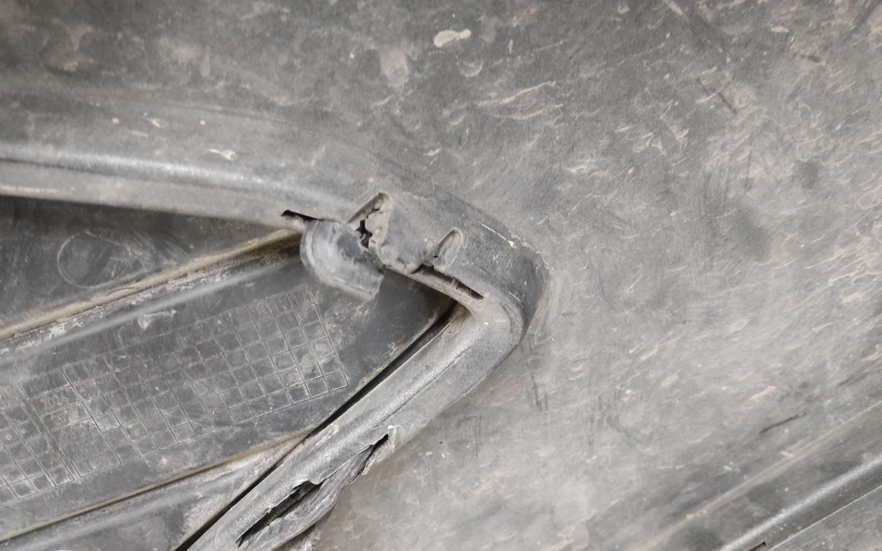 Бампер передний