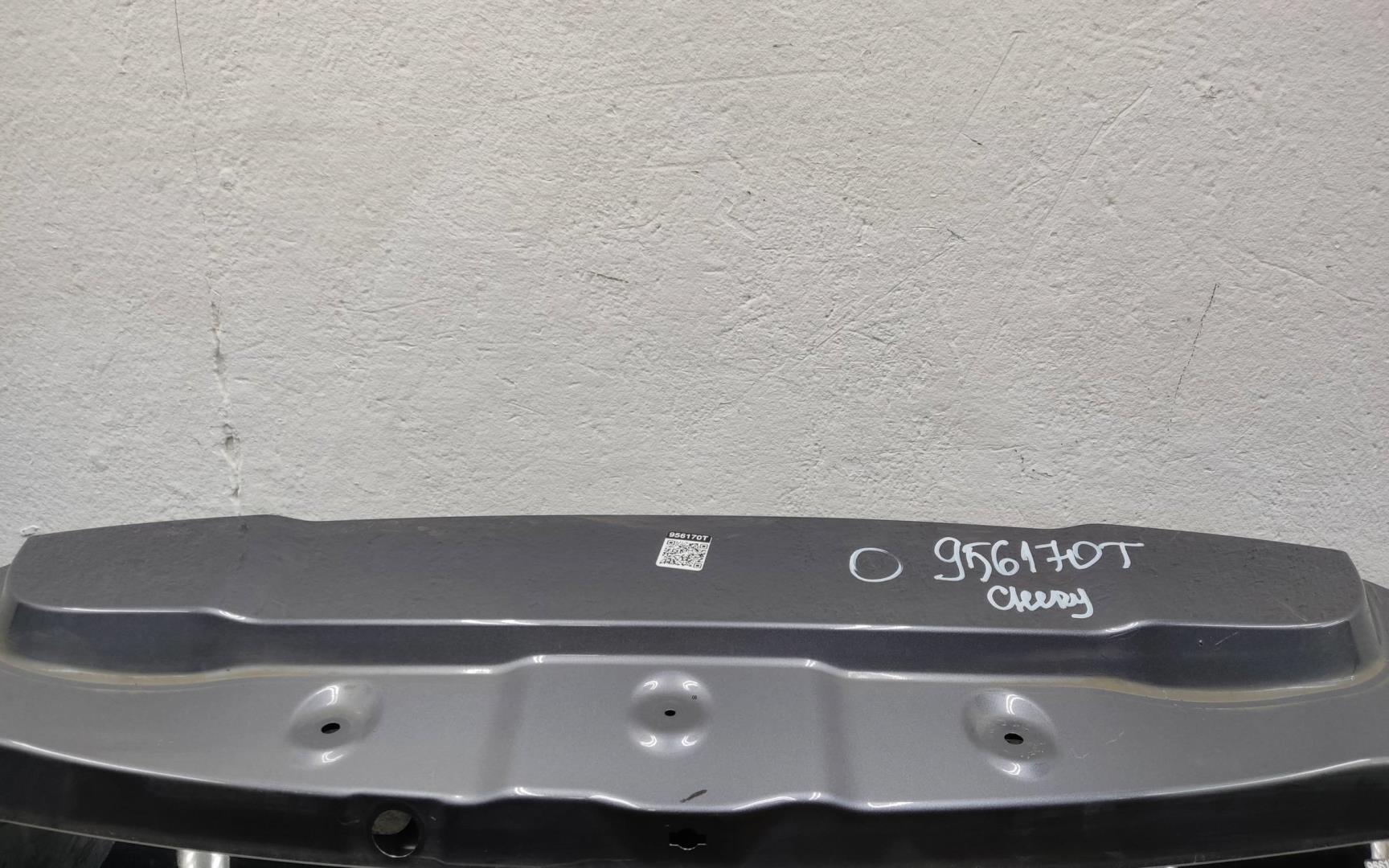 Стекло двери багажника