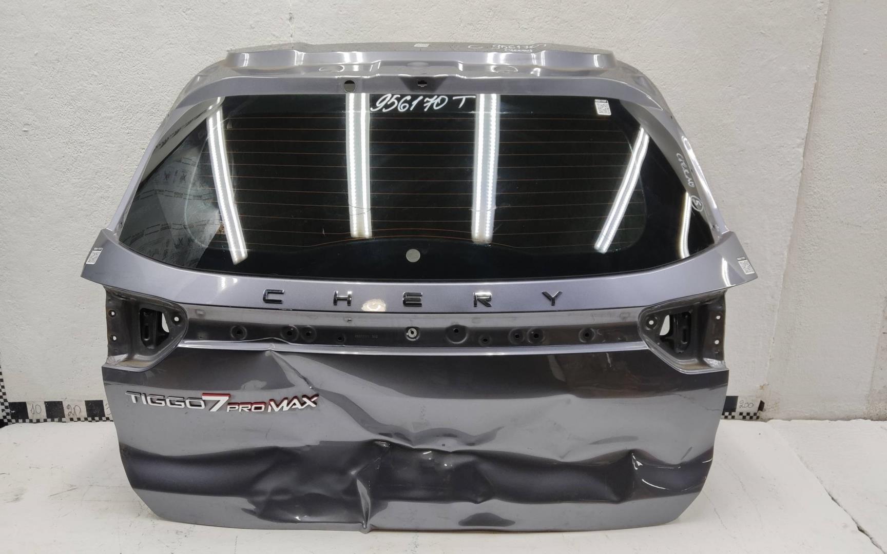 Стекло двери багажника