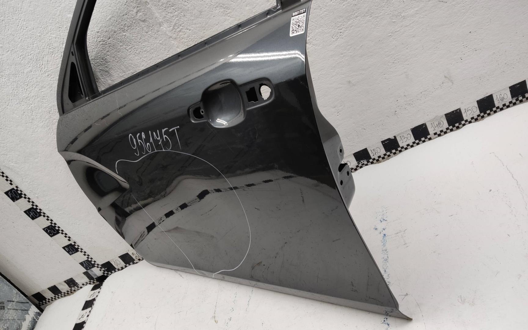 Дверь передняя левая