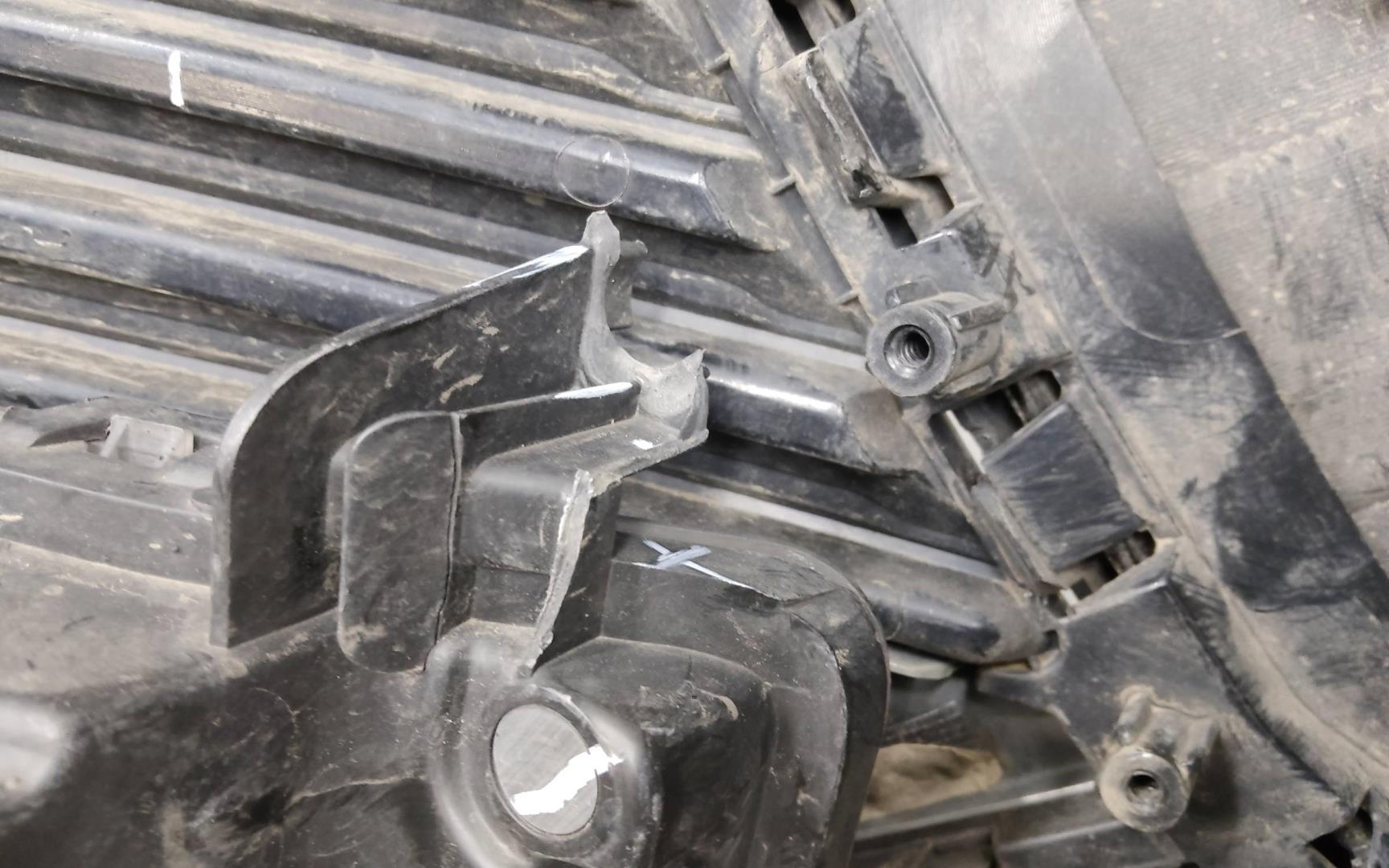 Бампер передний