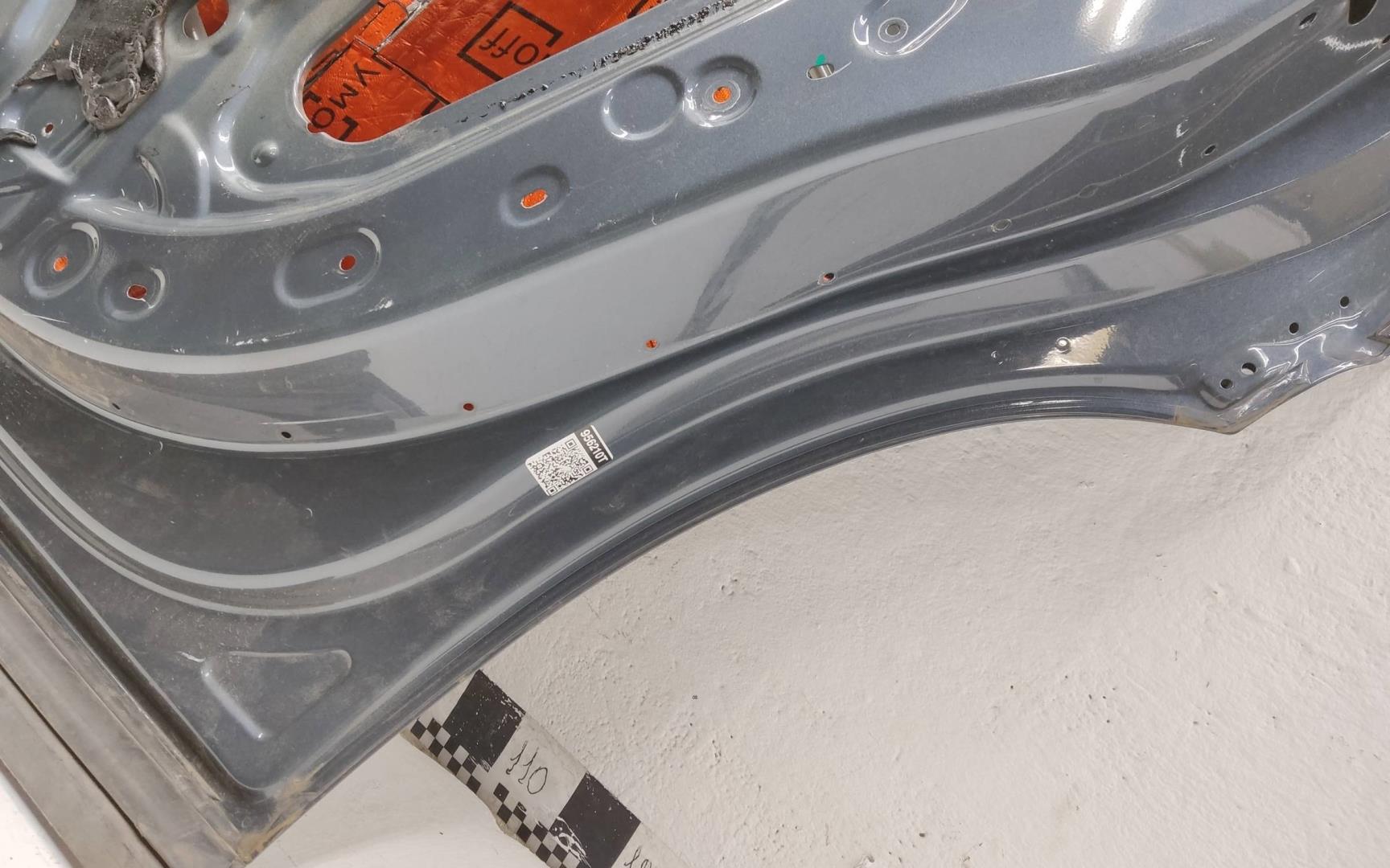 Дверь задняя правая