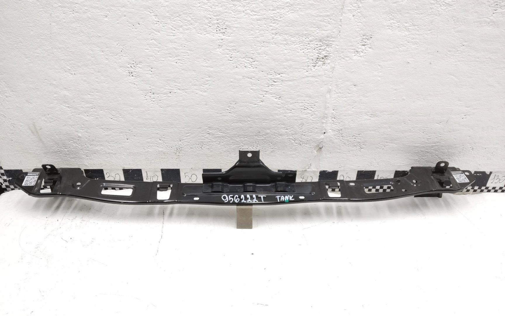 Кронштейн переднего бампера