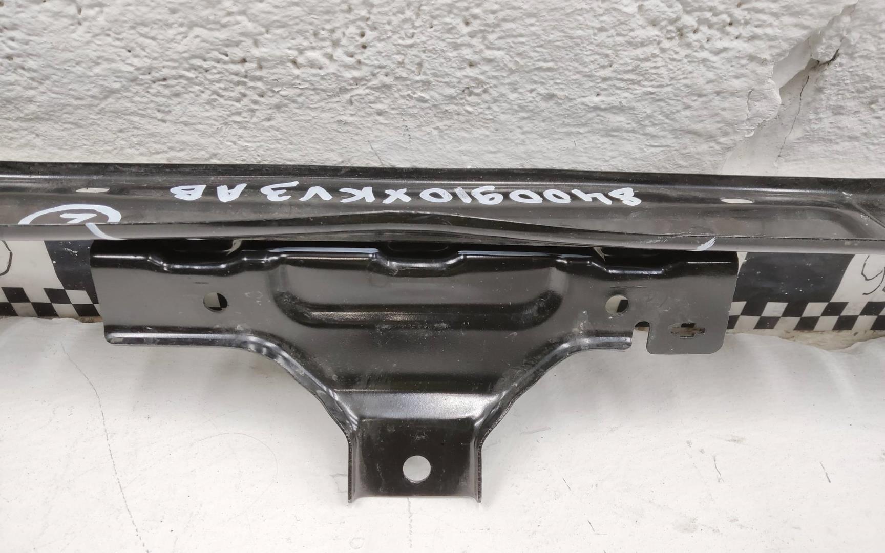 Кронштейн переднего бампера