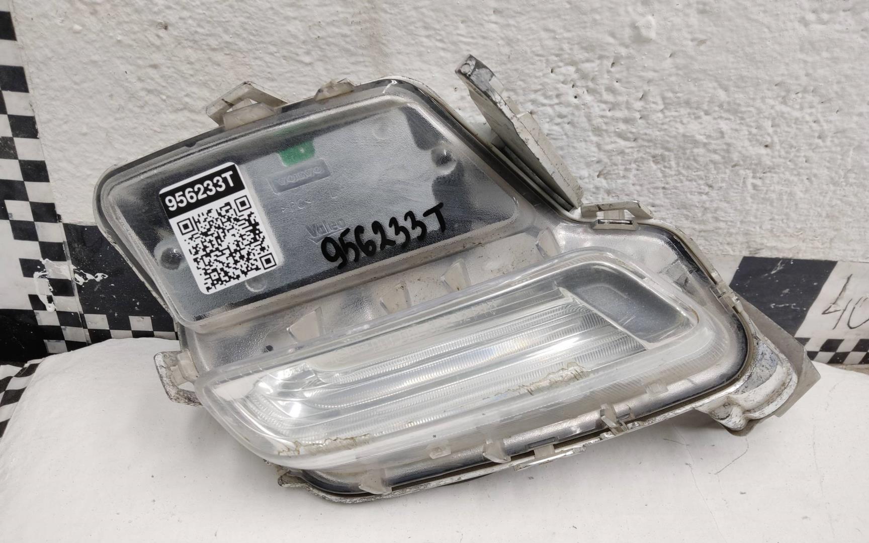 Фара противотуманная левая