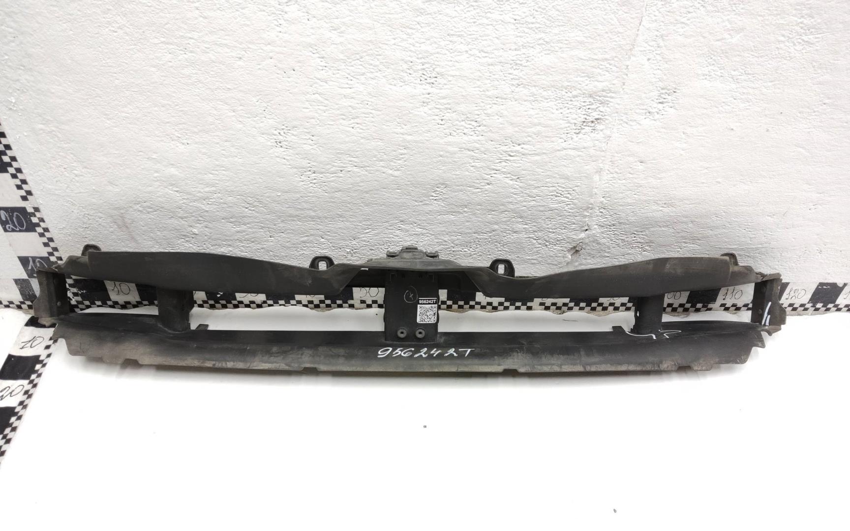 Воздуховод радиатора нижний