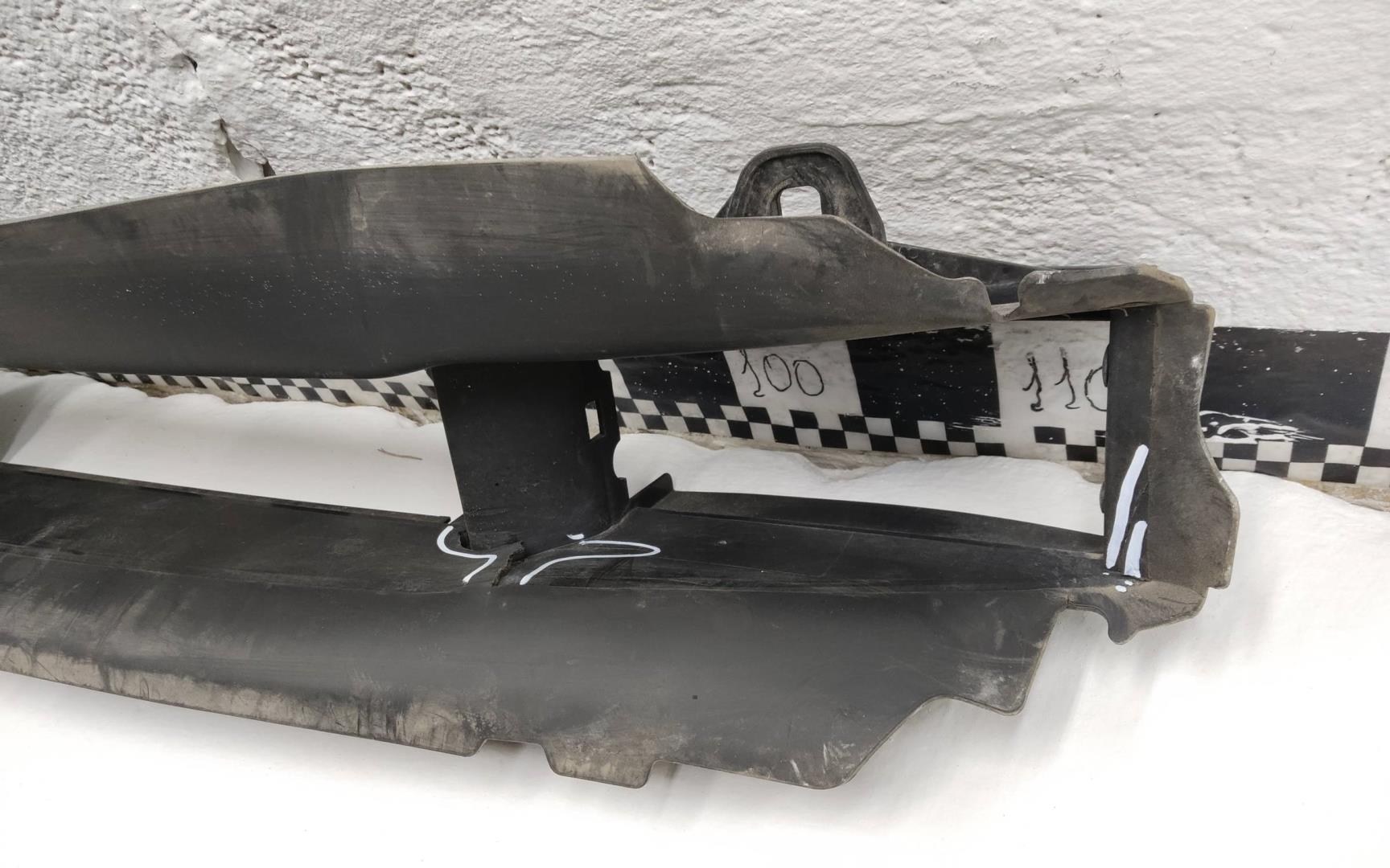 Воздуховод радиатора нижний