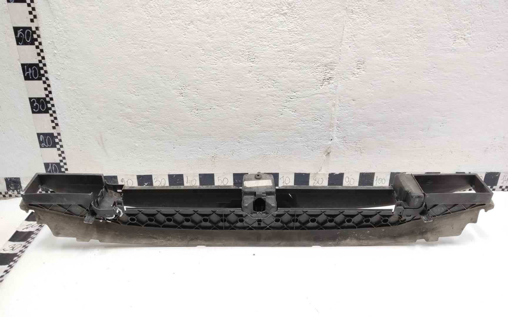 Воздуховод радиатора нижний