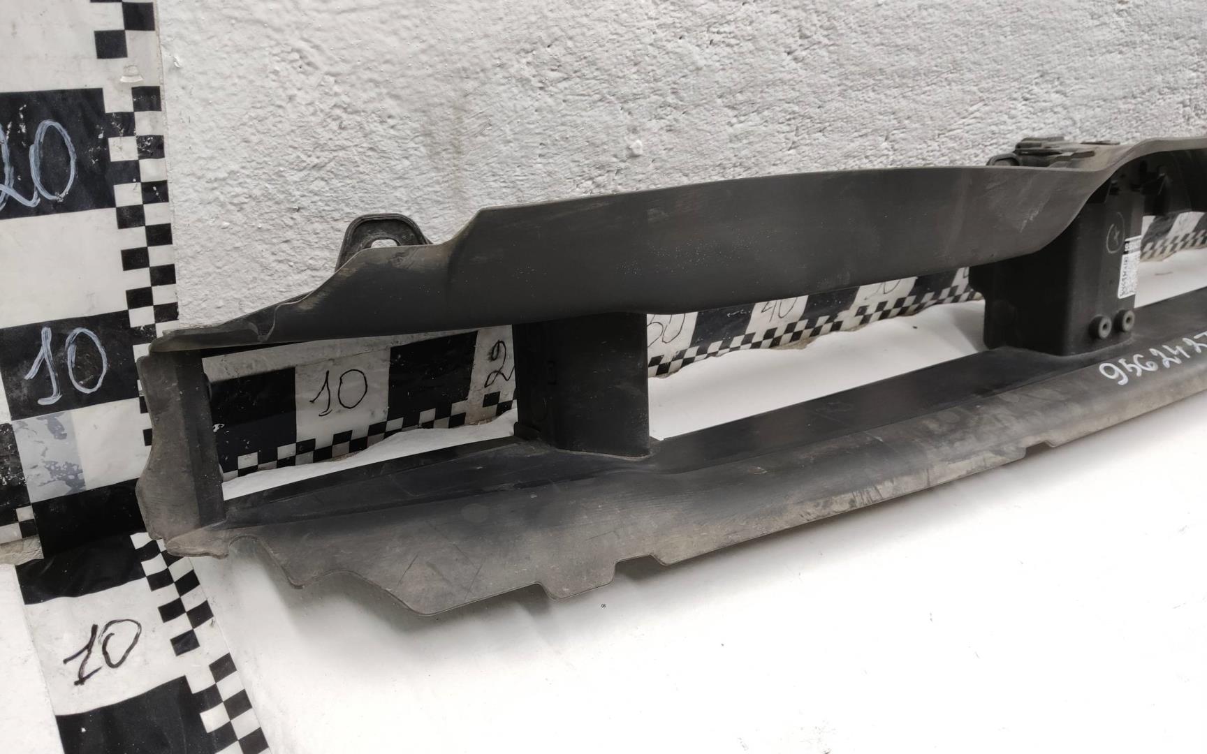 Воздуховод радиатора нижний