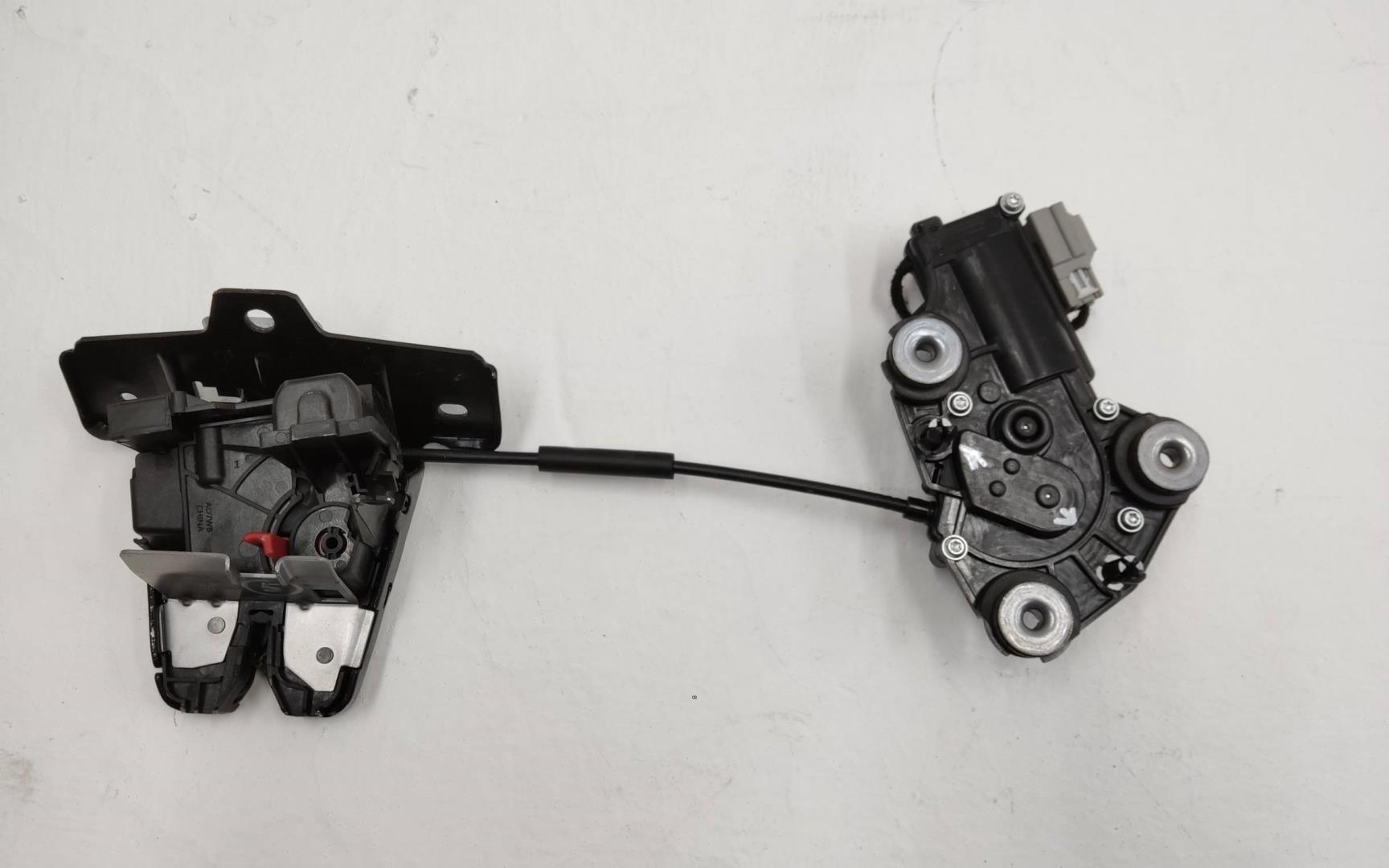 Замок багажника