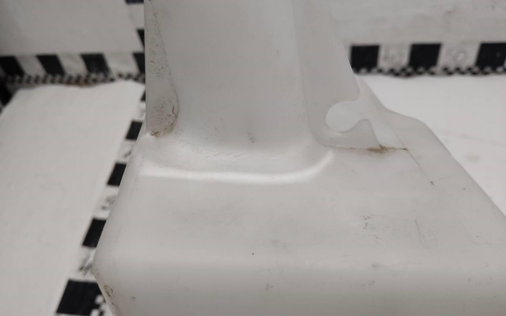 Бачок омывателя лобового стекла