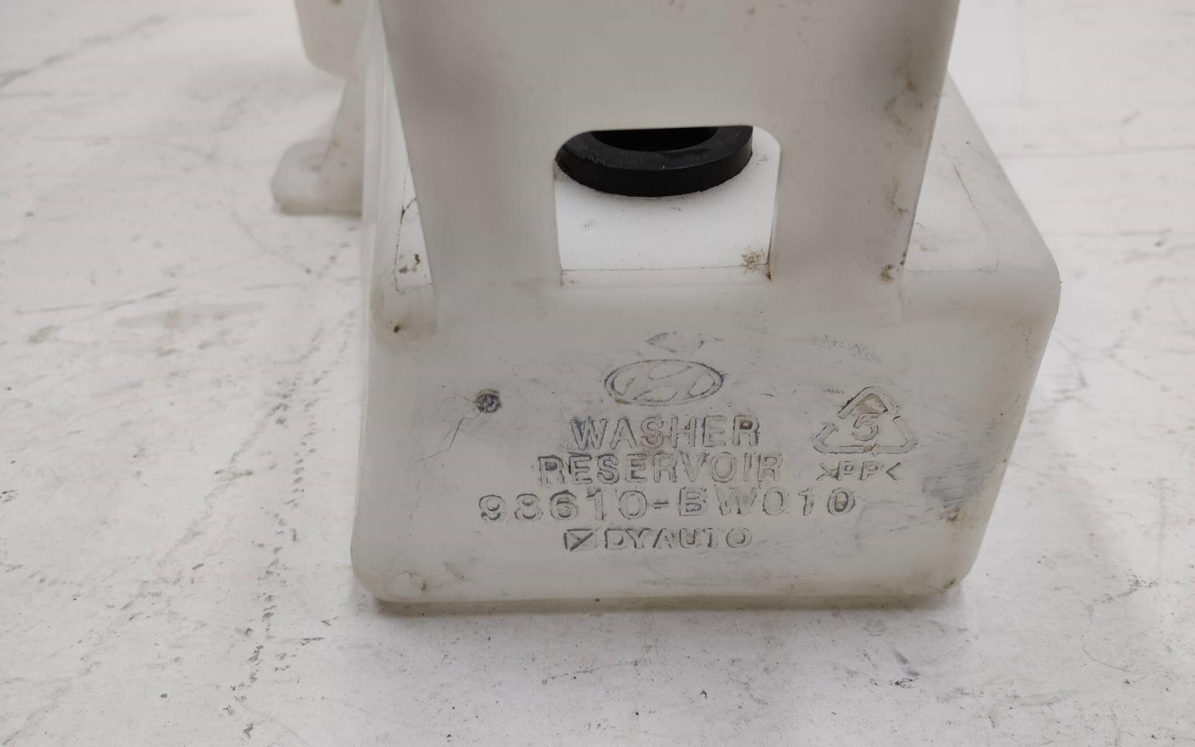 Бачок омывателя лобового стекла