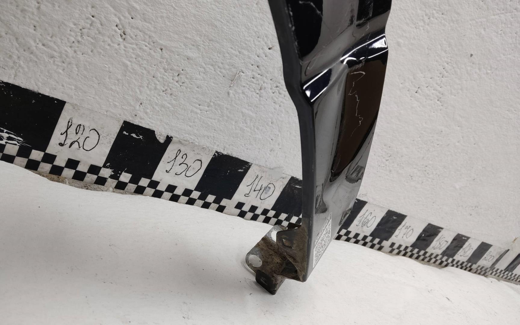 Крыло переднее левое