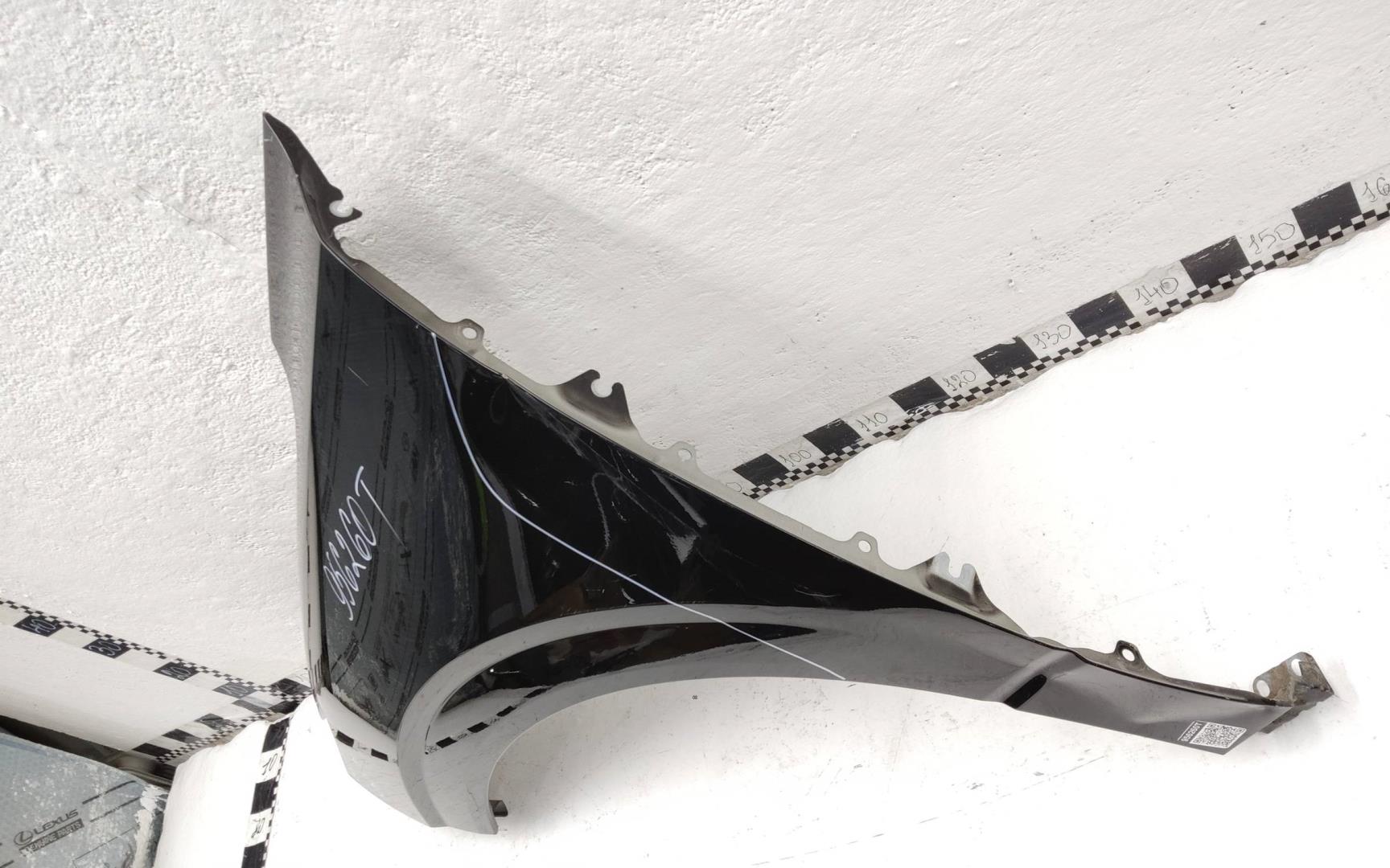 Крыло переднее левое