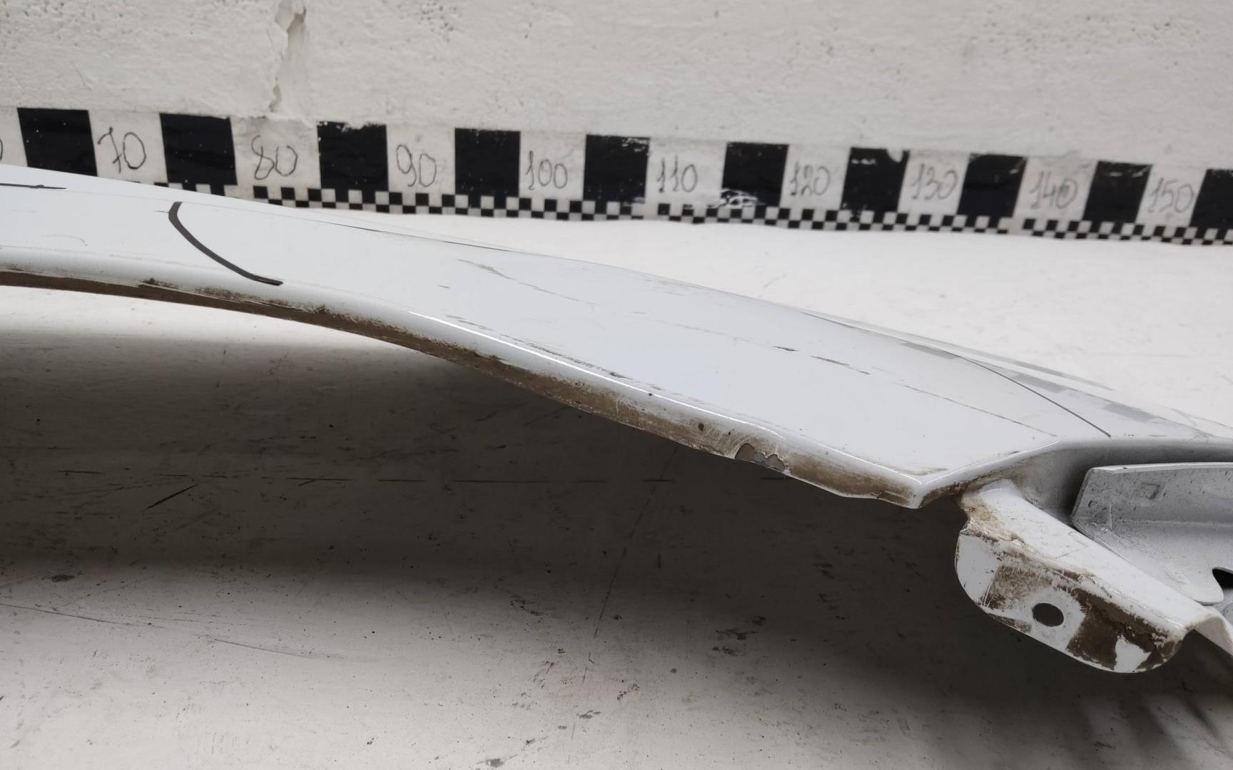 Крыло переднее правое