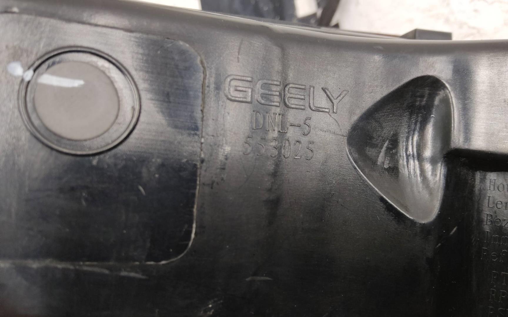 Фонарь задний наружный правый