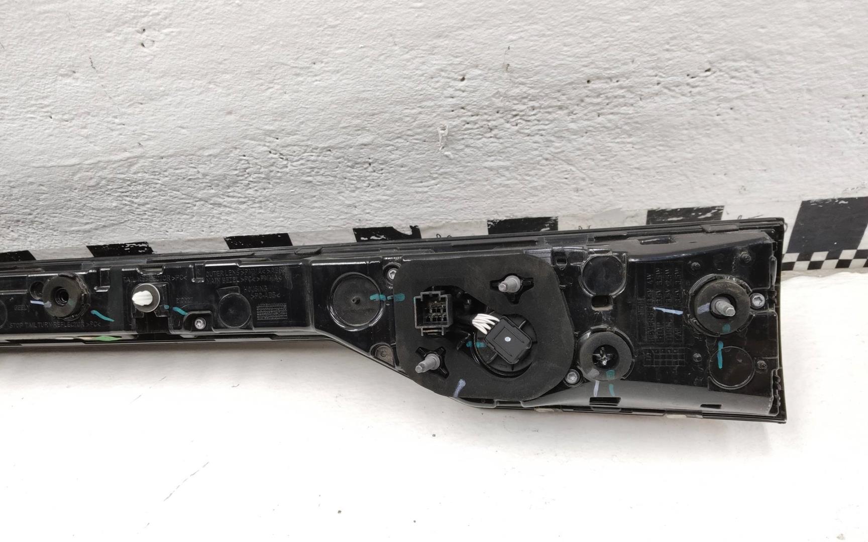 Фонарь задний