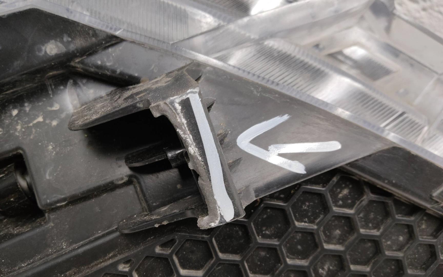 Фара правая