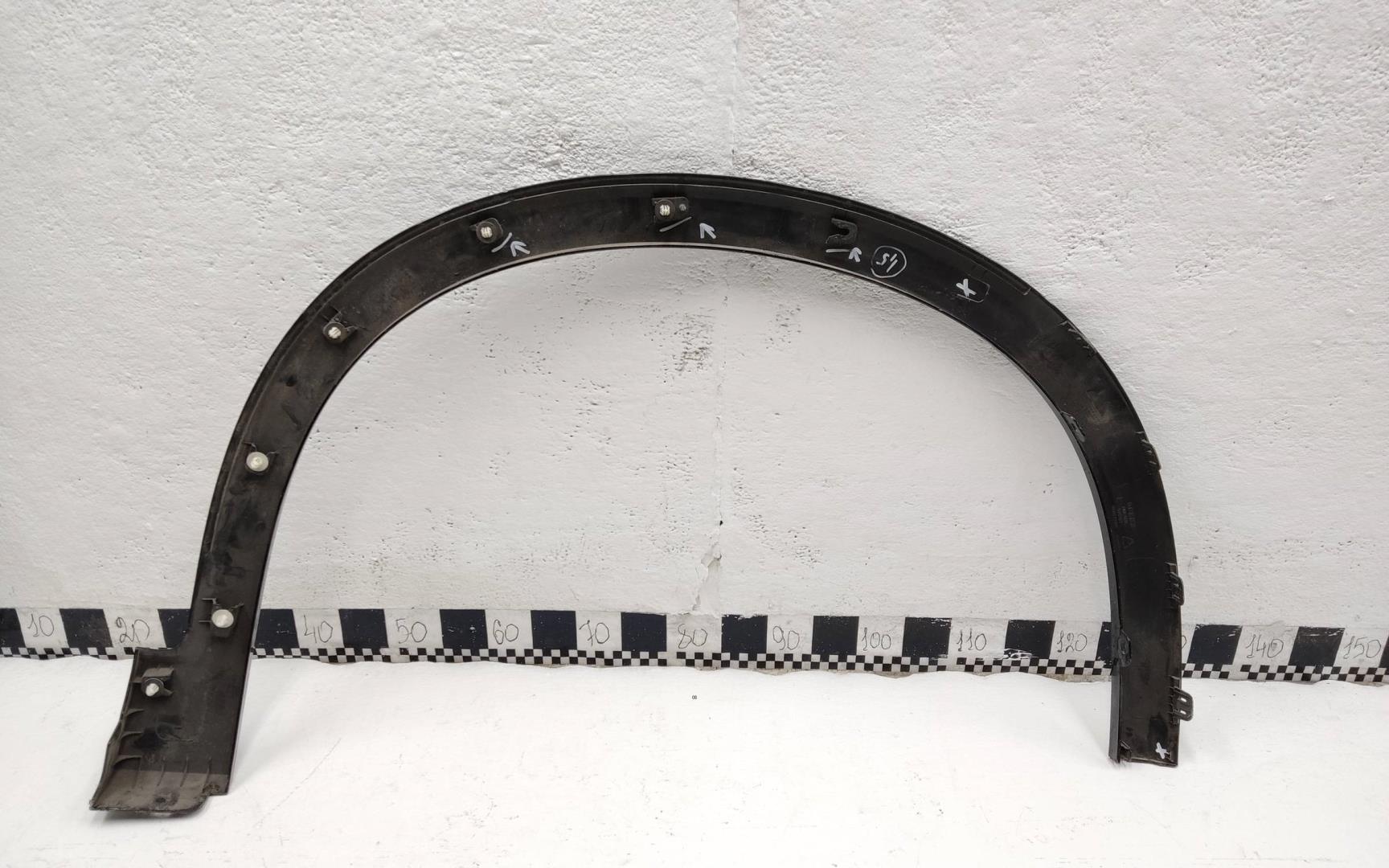 Накладка крыла переднего левого