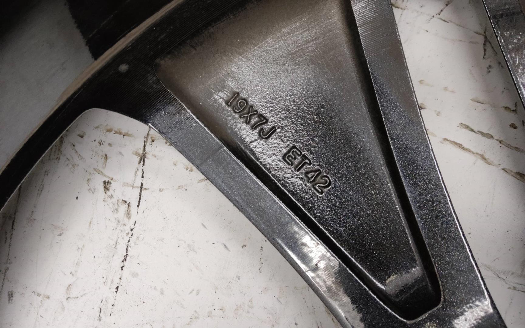 Диск колесный литой легкий сплав