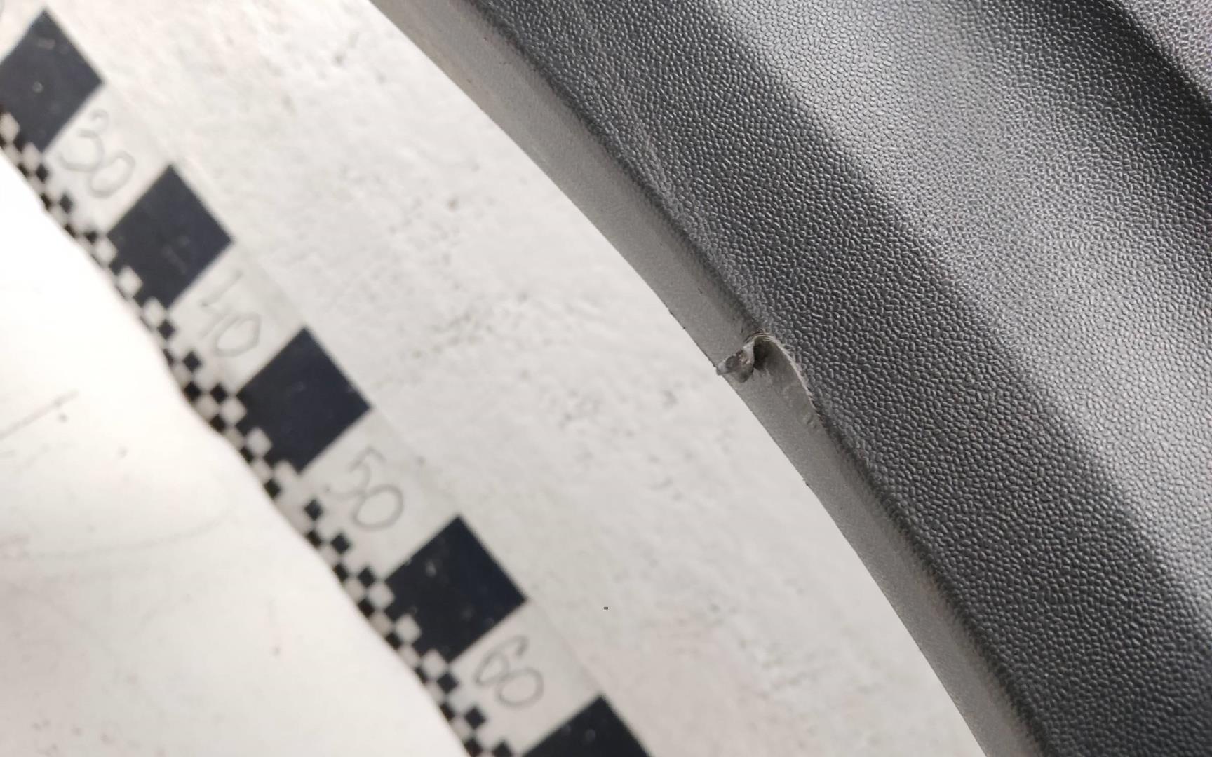 Крыло переднее правое