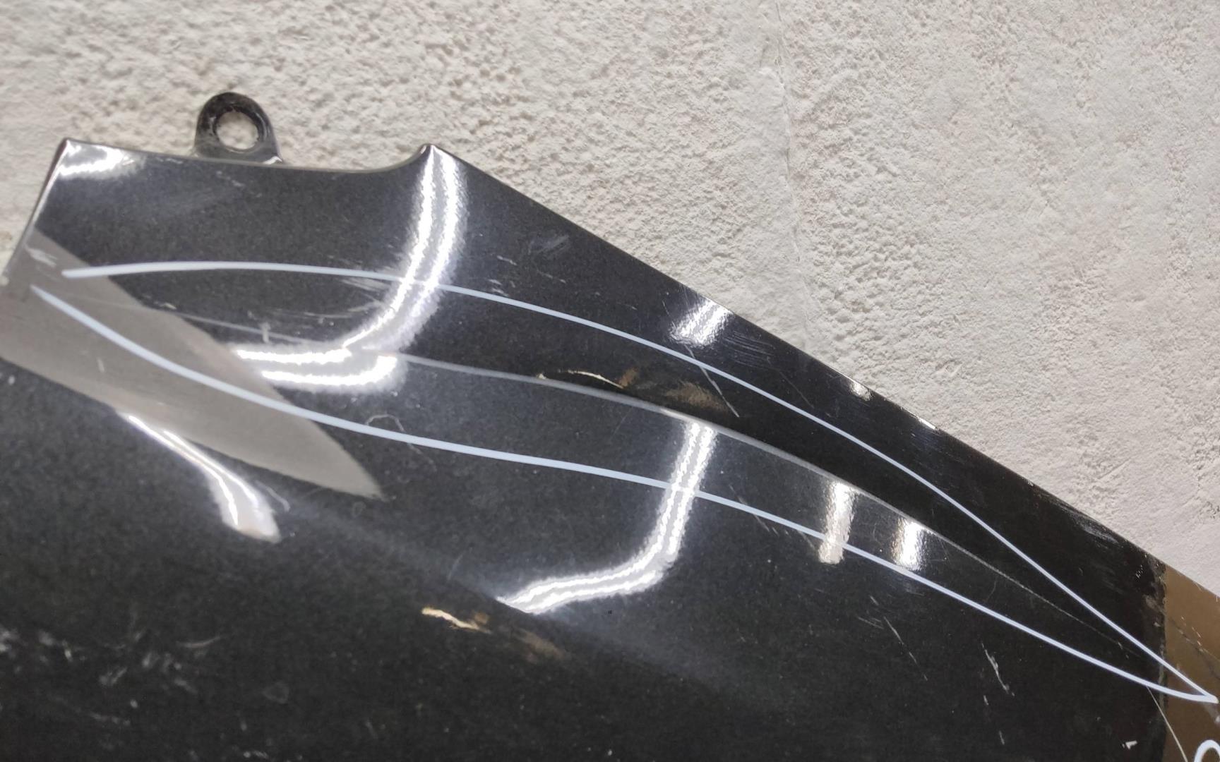 Крыло переднее правое