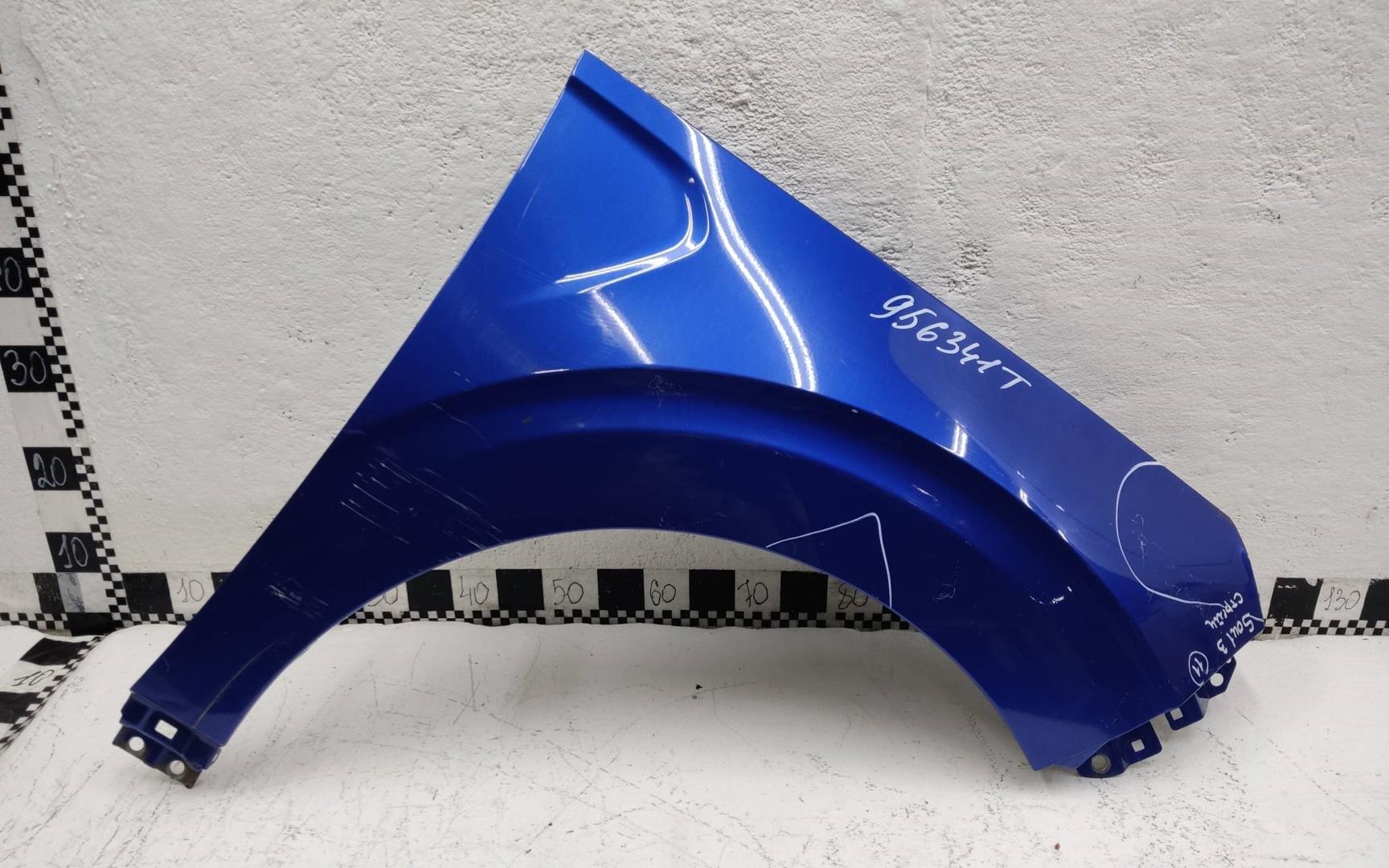 Крыло переднее правое