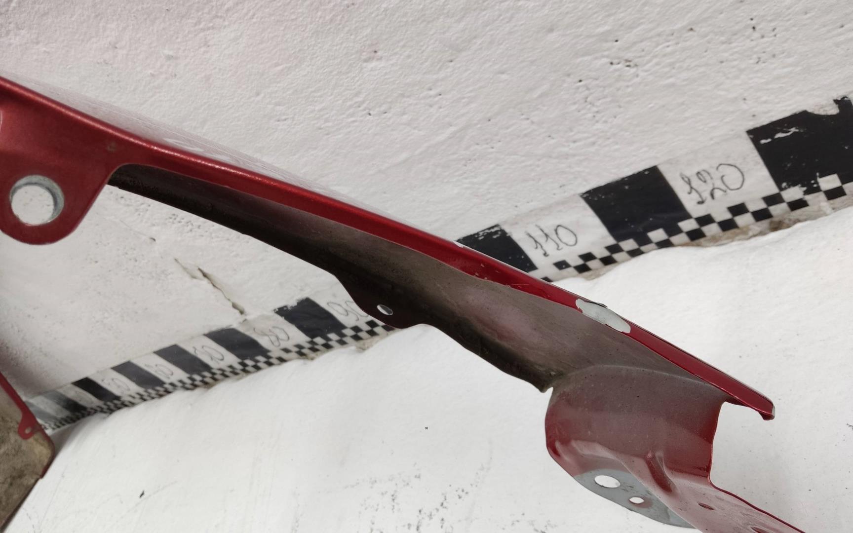 Крыло переднее левое