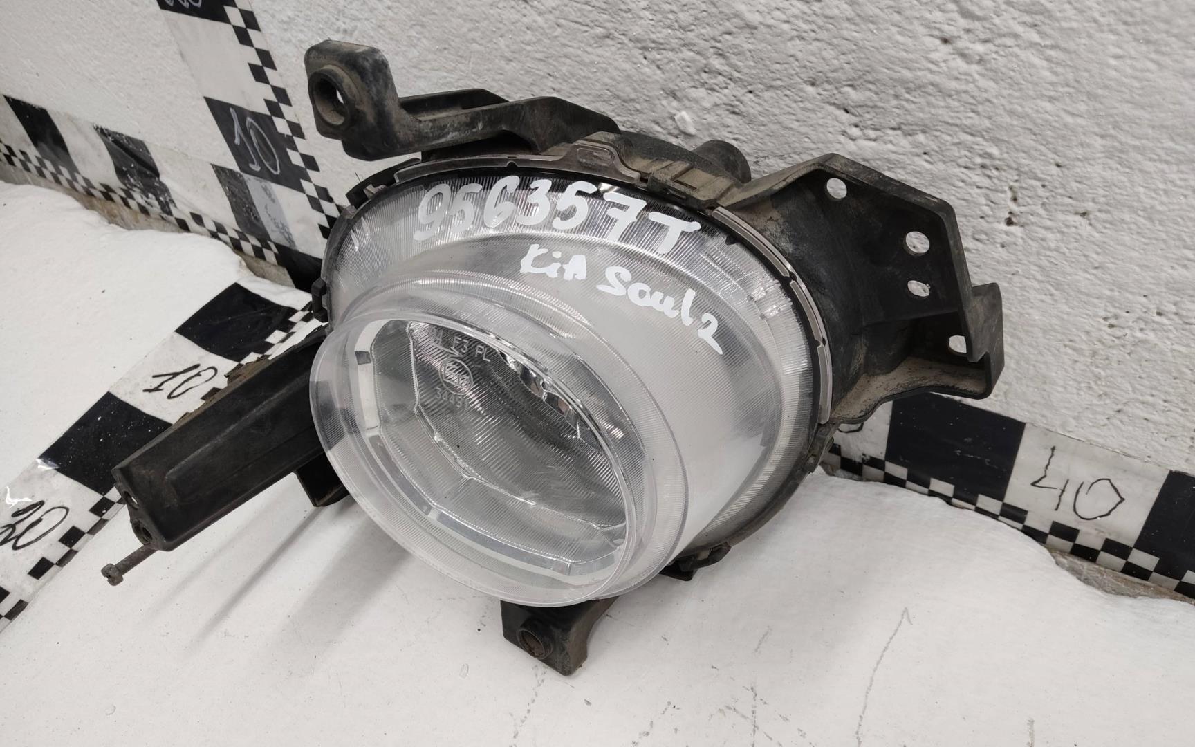 Фара противотуманная левая