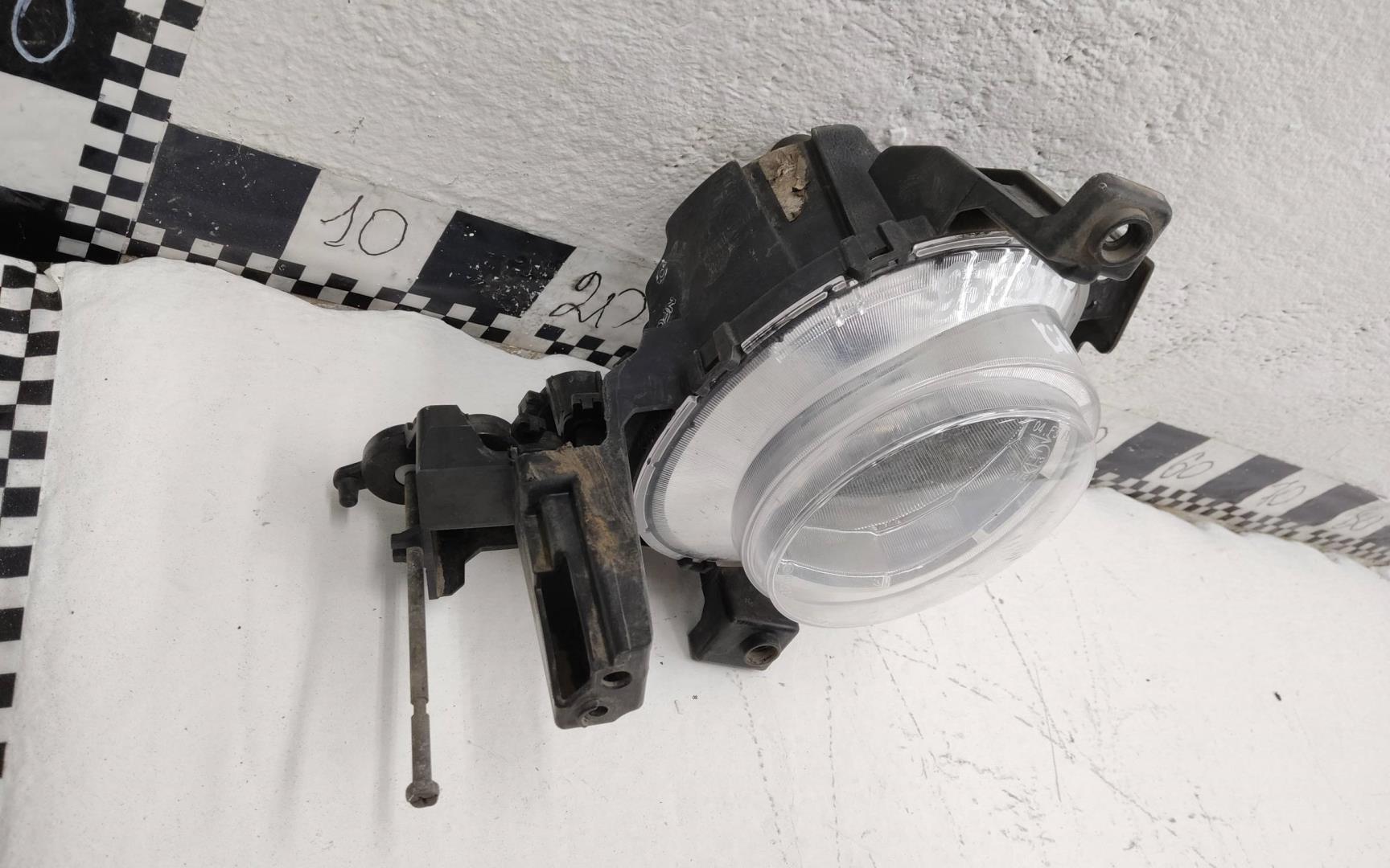 Фара противотуманная левая