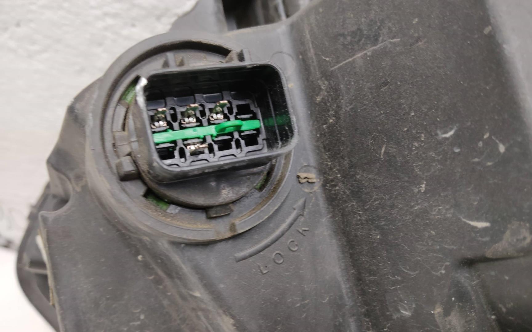 Фара противотуманная правая