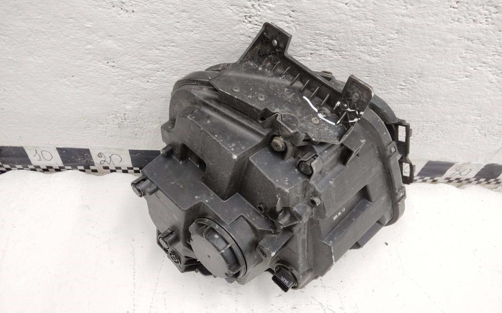 Фара противотуманная правая