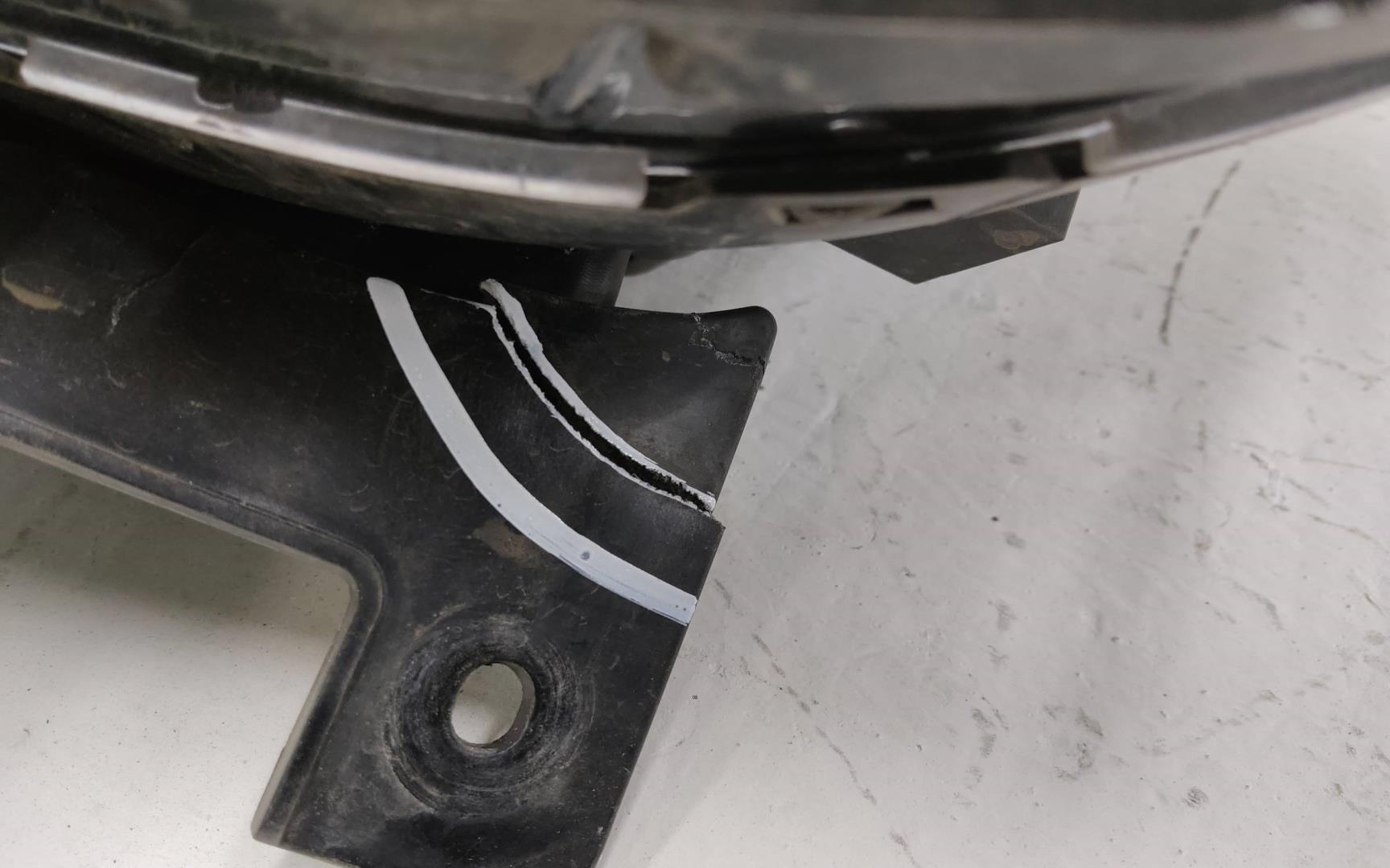 Фара противотуманная правая