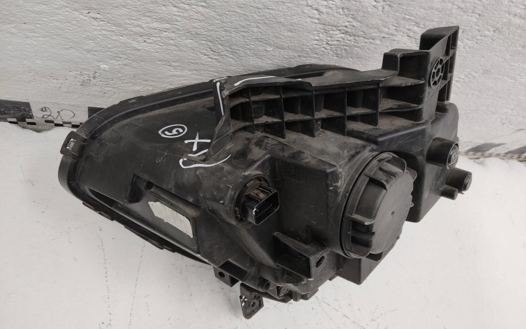 Фара противотуманная правая