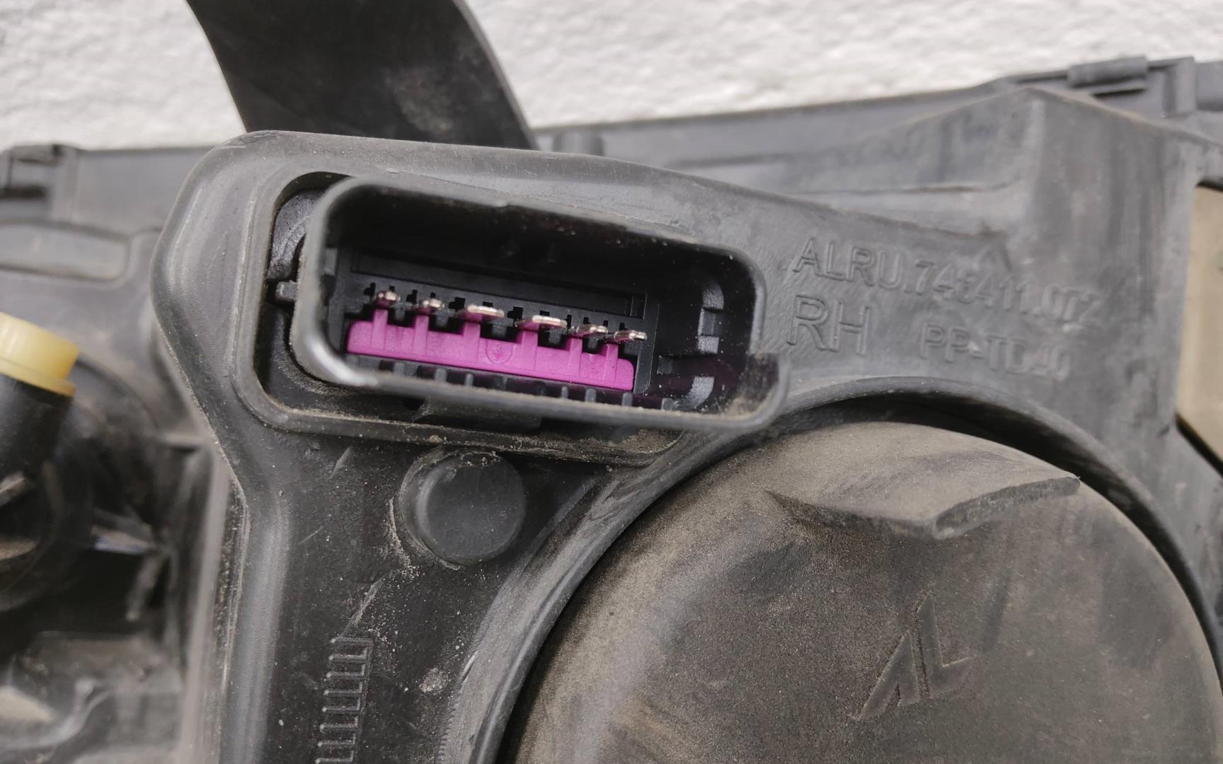 Фара правая