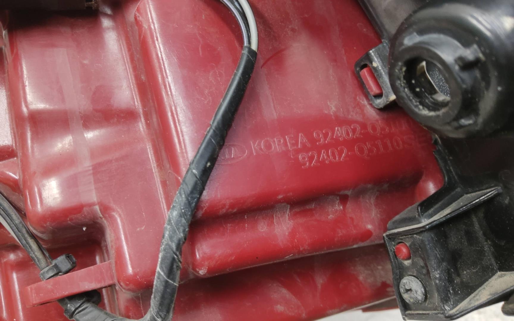 Фонарь задний наружный правый