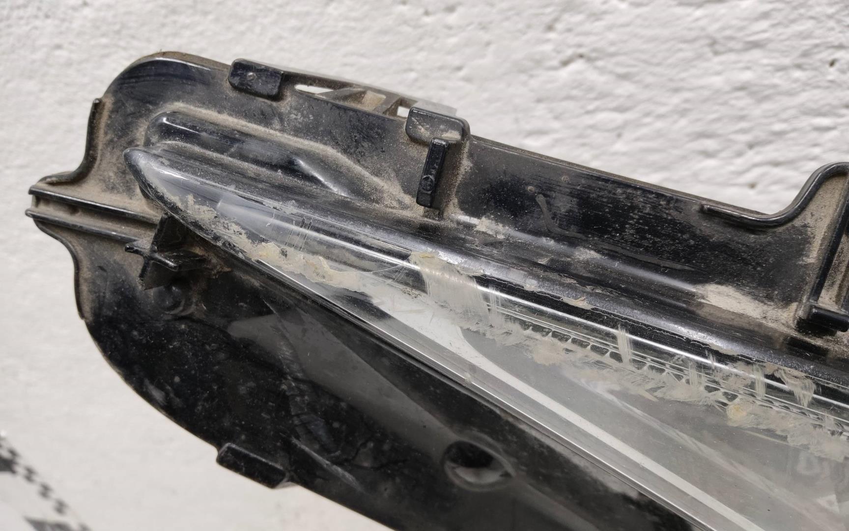 Фара противотуманная левая