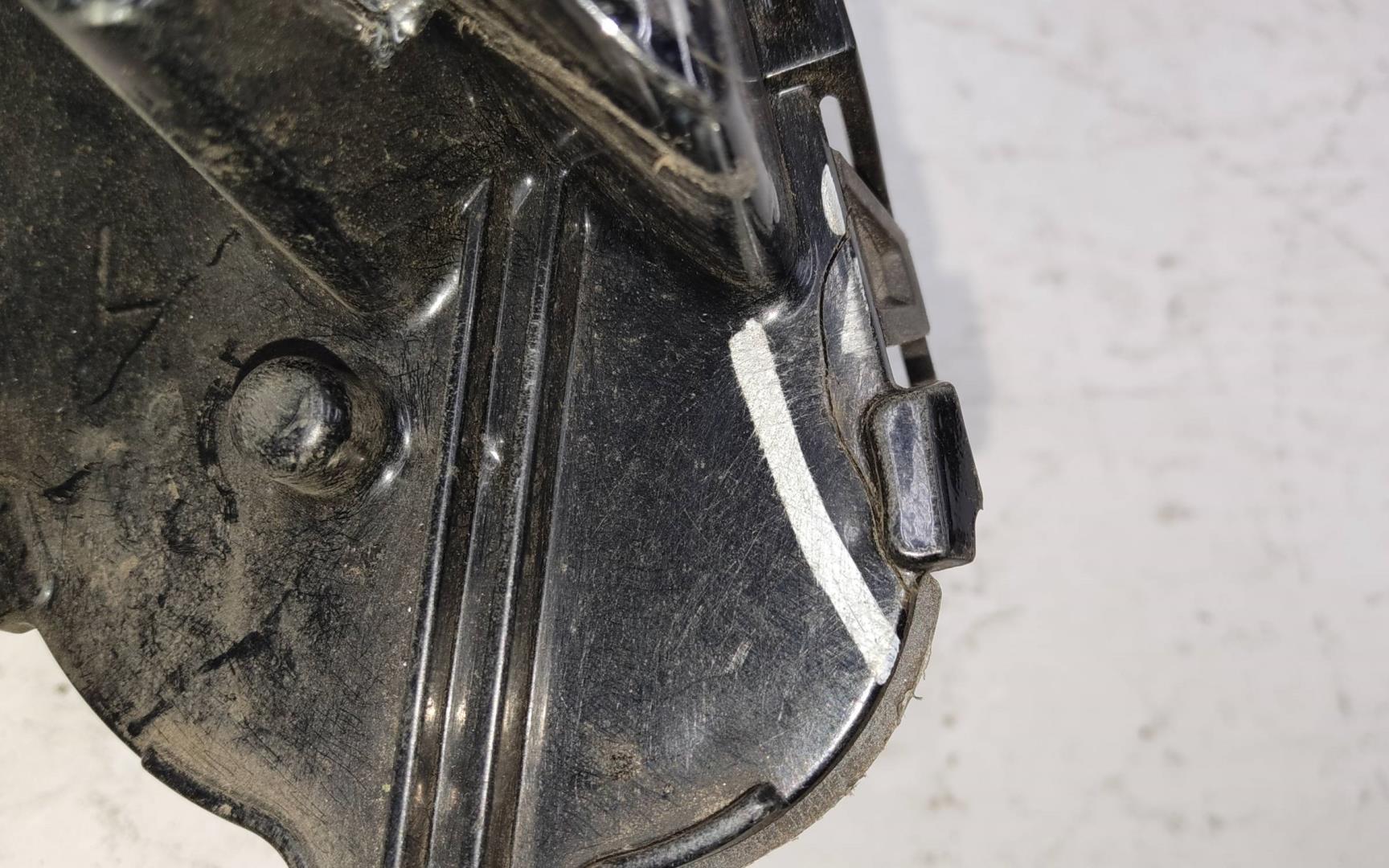 Фара противотуманная левая