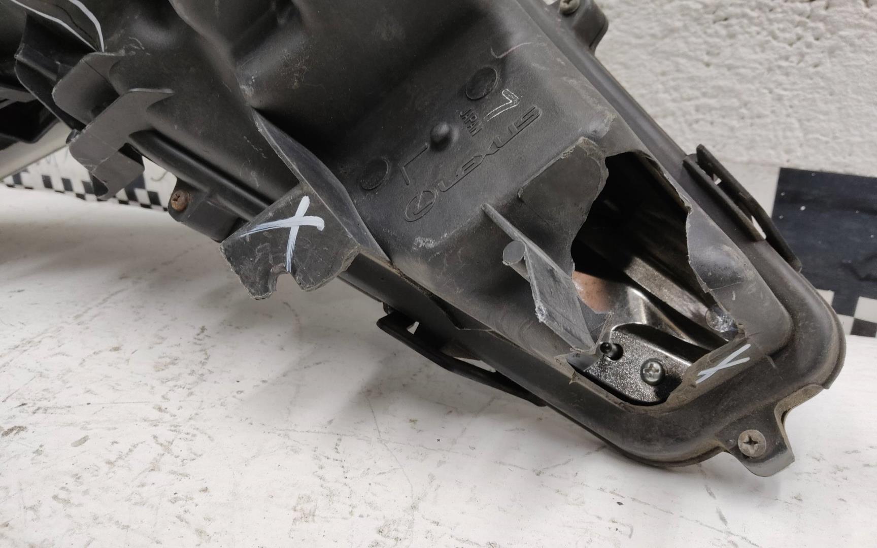 Фара противотуманная левая