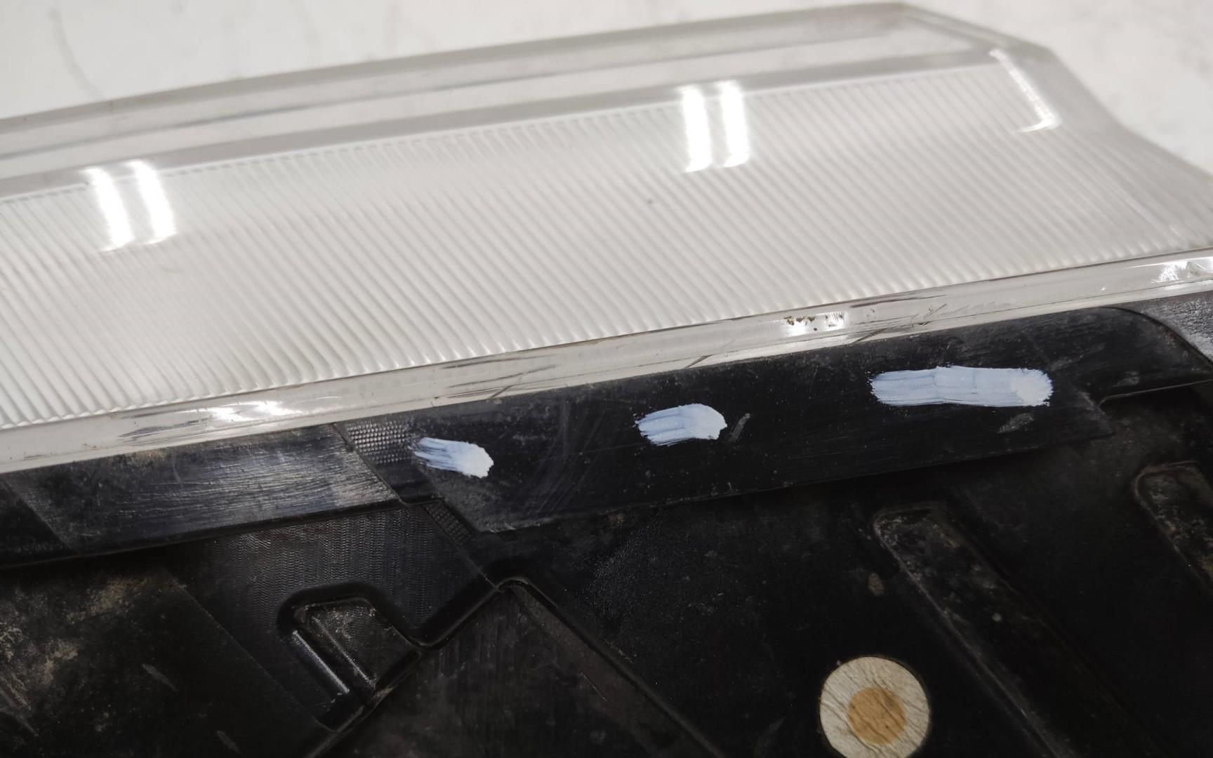 Фара дневного света левая (ходовые огни)