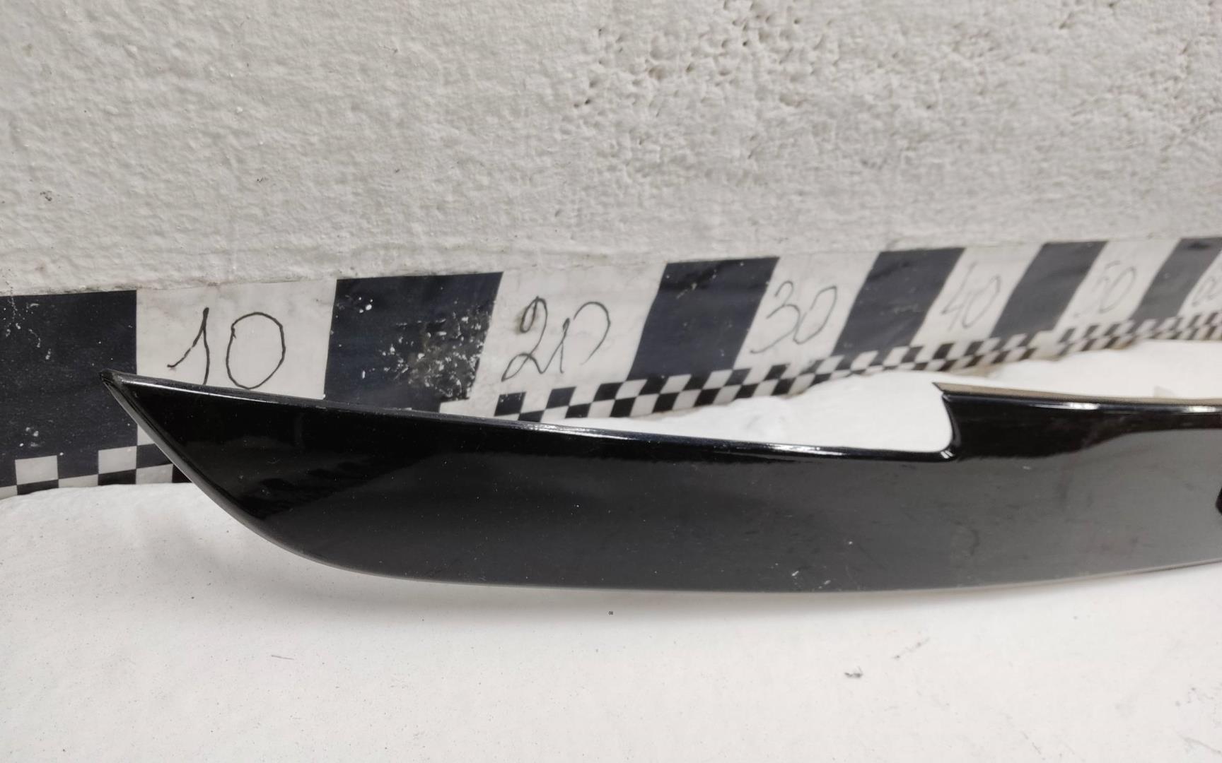 Накладка крышки багажника