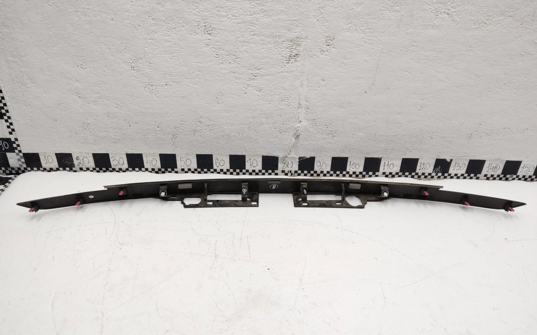 Накладка крышки багажника