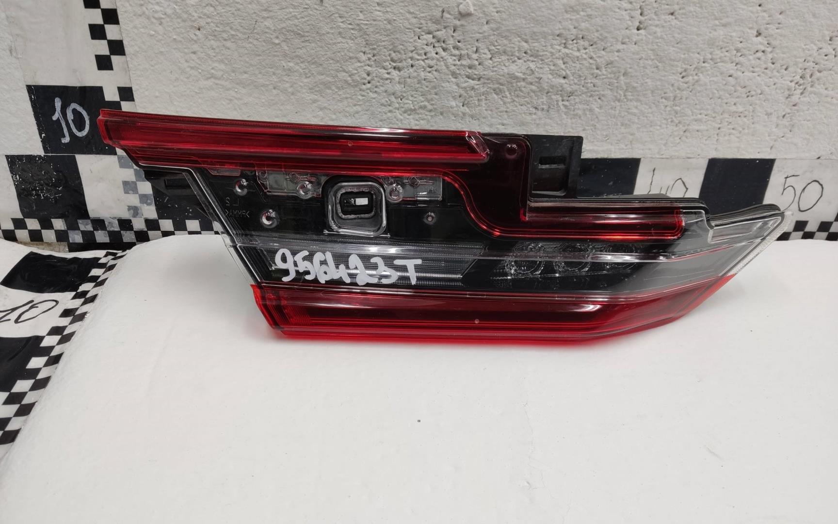 Фонарь задний внутренний левый