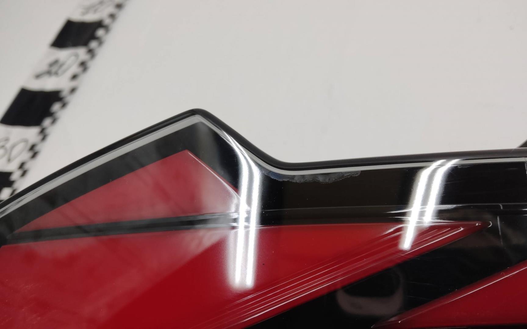 Фонарь задний наружный левый