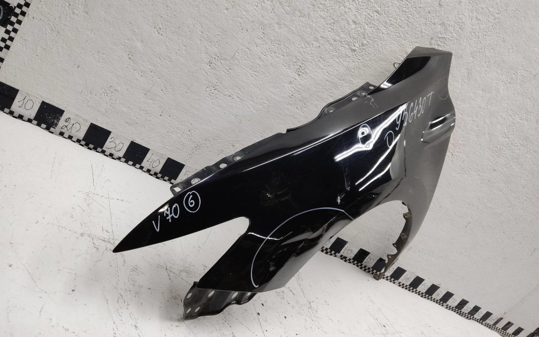 Крыло переднее левое