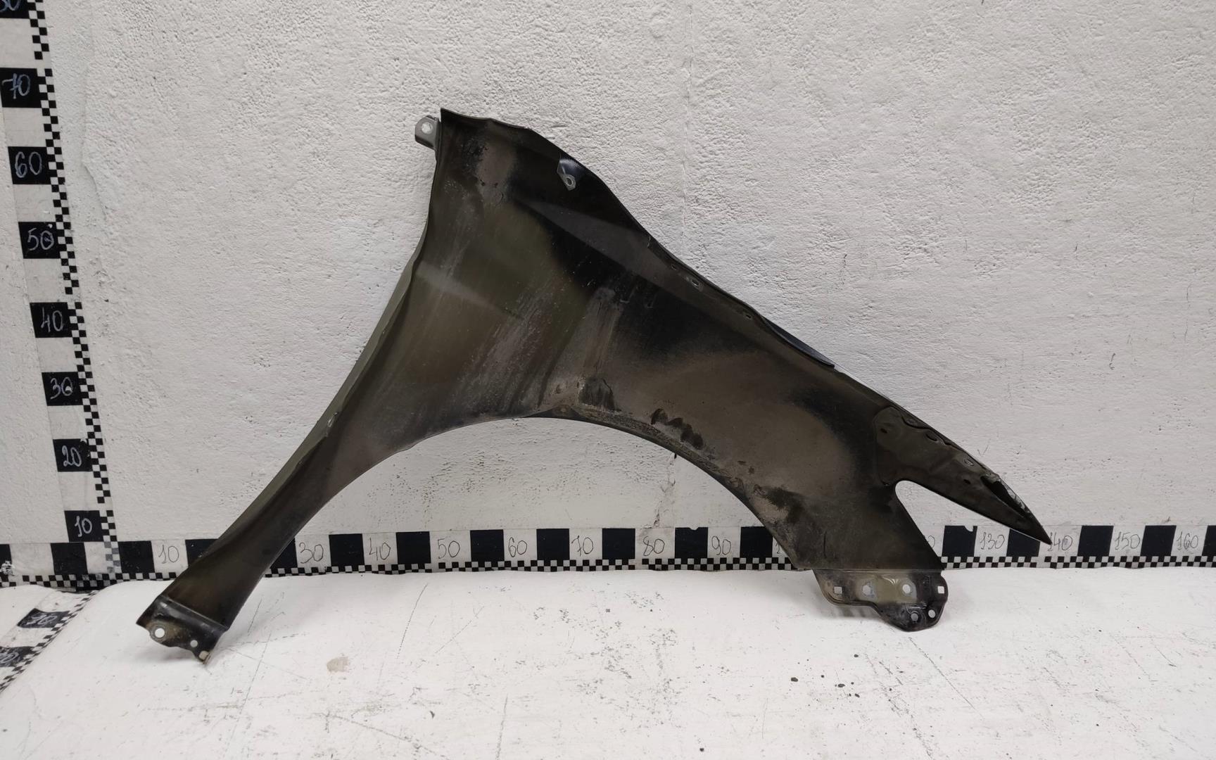 Крыло переднее левое