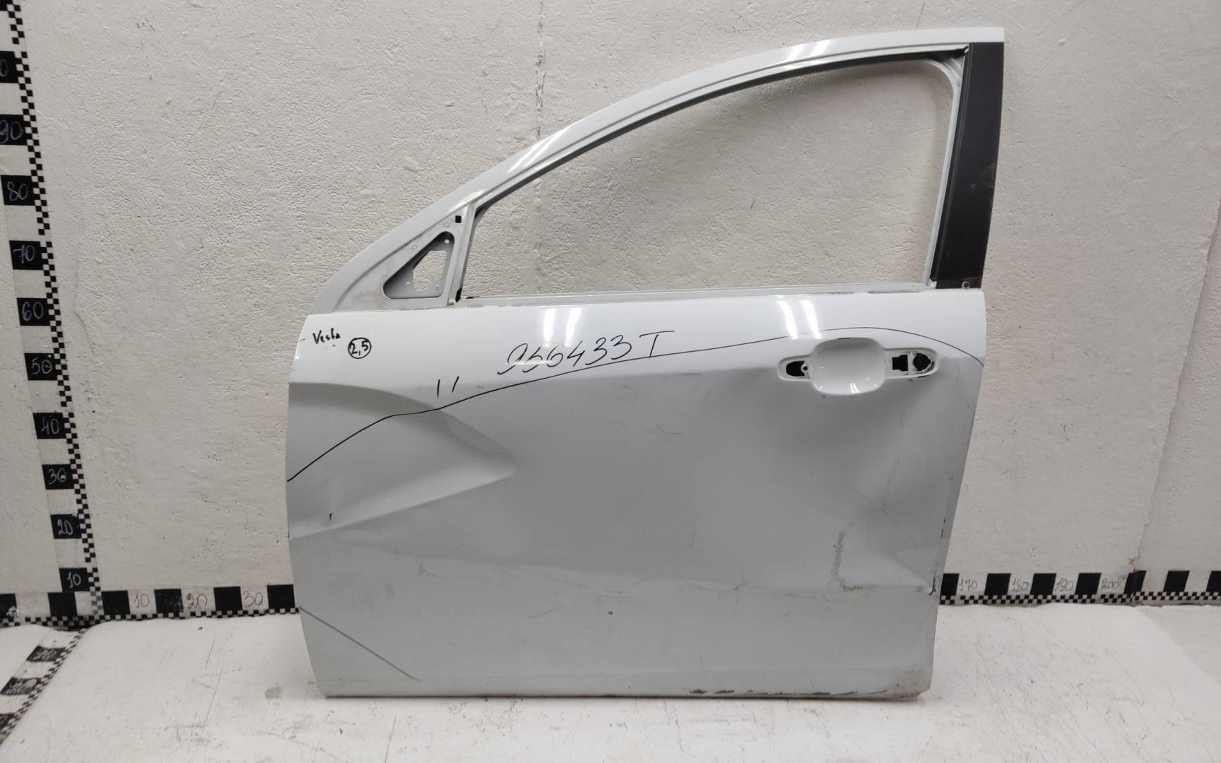 Дверь передняя левая