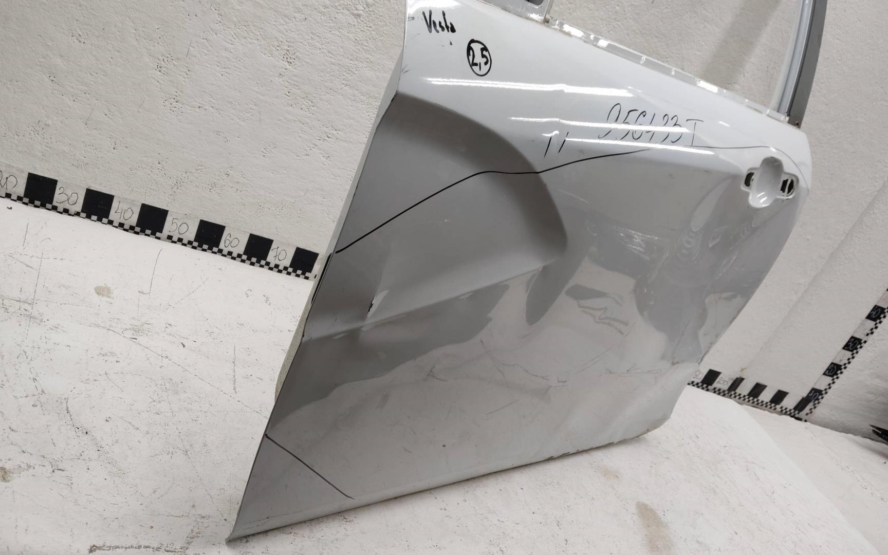 Дверь передняя левая