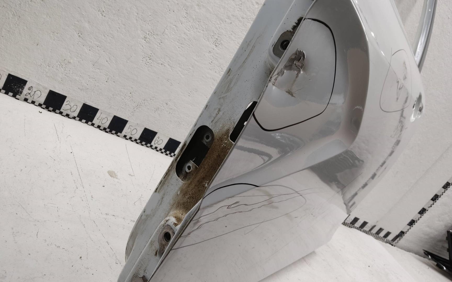 Дверь передняя левая