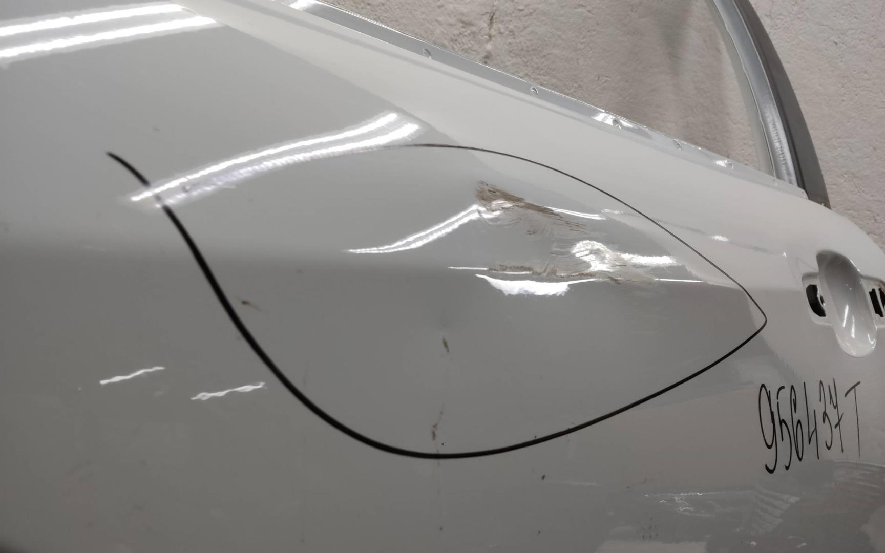 Дверь передняя левая